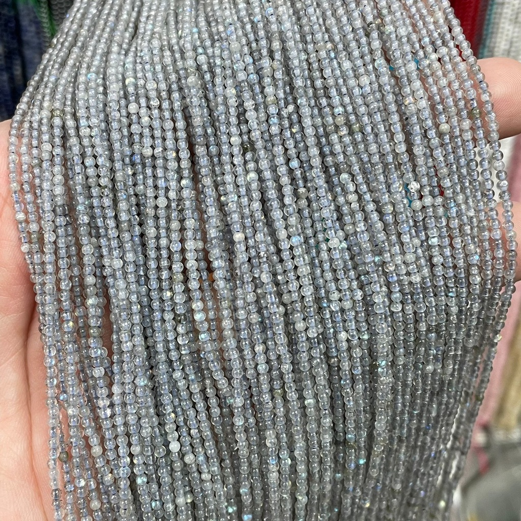 ลาบาโดไลท์ หินพ่อมด Labradorite 2 mm ทรงกลม เส้นยาว