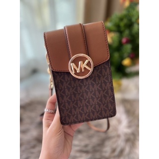 (ผ่อน0%) กระเป๋าสะพายข้าง ใส่โทรศัพท์ Michael kors phone bag  ใส่ 14 Pro max ได้ ลายmk สีน้ำตาล