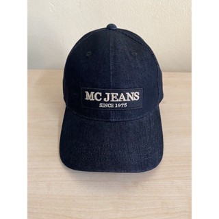 Mc jeans แท้100% ของใหม่ หมวกยีนส์สีเข้ม ทรงสวย โลโก้แบรนด์ลายปัก ด้านหลังปรับระดับได้ ราคาป้าย 795 บาท