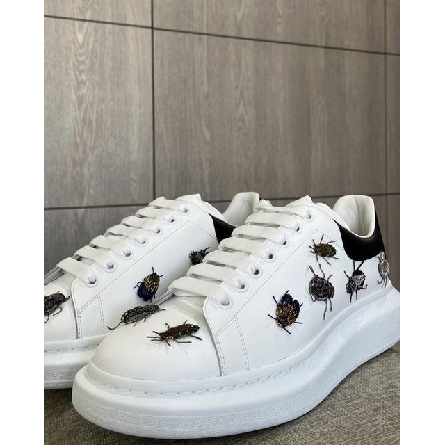 รองเท้า Alexander McQueen ของแท้ รุ่น Larry Beetle Ornament มือสอง size 45