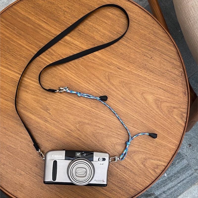 สายคล้องกล้องแบบสะพาย Crossbody by Besson📸