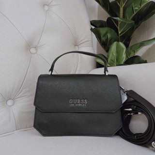 สวยหายาก Guess Crossbody  สีดำ อะไหล่เงิน รบกวนสอบถามก่อนสั่งนะคะบางทีหมดค่ะ