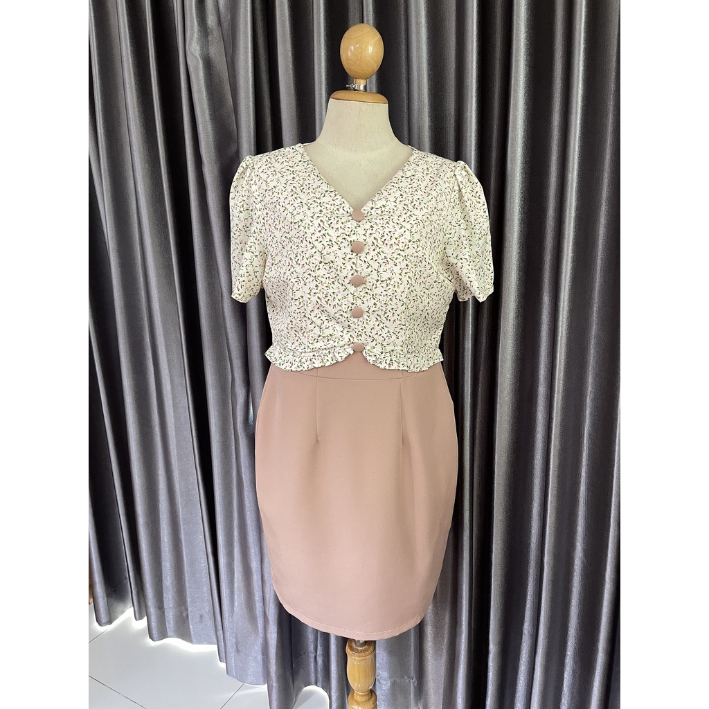 (USED) เดรสสีชมพู YASINEE SIZE L