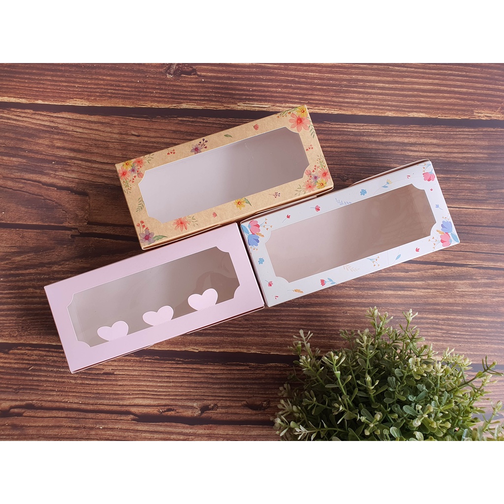 กล่องคุกกี้ (20 ใบ/แพ็ค) กว้าง 8 x ยาว 18 x สูง 5.5 ซม. หน้าต่างเหลี่ยม สำหรับใส่พายสับปะรด ทาร์ตสัปปะรด หรือกะหรี่ปั๊ป