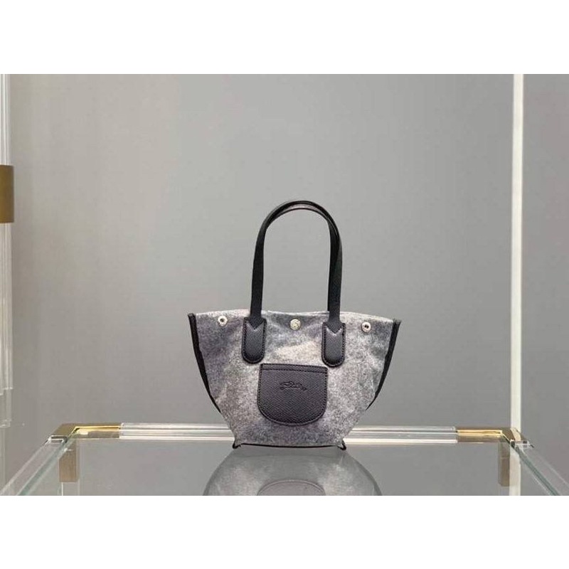 LongChamp  Roseau  Essential Shoppimg Bag XS