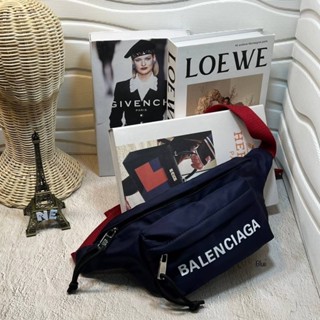 กระเป๋าคาดอก Balenciaga