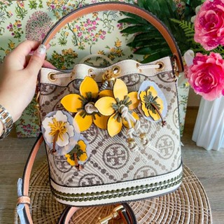 💕พร้อมส่ง 1 ใบ รุ่นใหม่สวยหรูมากมาย🌼งาน shopTORY BURCHT MONOGRAM BRAIDED FLORAL BUCKET BAG