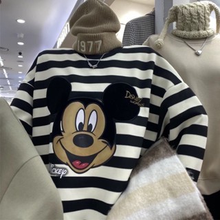 NEW :: Mickey Sweater เสื้อสเวตเตอร์ทรงovesize ลายมิกกี้เเต่งหูกำมะหยี่ ด้านในบุขนนิ่ม ใส่กันหนาวกันลม งานนำเข้า 💯