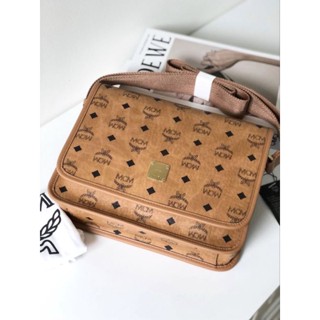 ✅กระเป๋าสะพายชาย สีน้ำตาล  ออริจินอลNEW Mcm Klassik Messenger Bag in Visetos