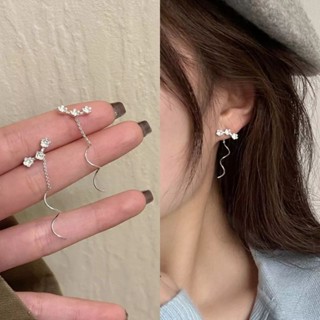 ต่างหูดอกไม้ ห้อยโซ่ • 3 Flowers Chain Earrings