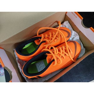 ส่งต่อ พร้อมส่ง รองเท้าสตั๊ดเด็ก Nike แท้ มือสอง