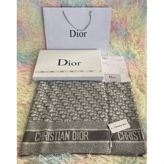 ผ้าพันคอคลุมไหล่Dior ผ้าทอลายแบรนด์ เนื้อผ้านิ่มคือดีงาม