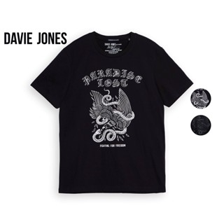 DAVIE JONES เสื้อยืดพิมพ์ลาย สีดำ ทรง Regular Fit Graphic Print T-Shirt in black TB0278BK B1