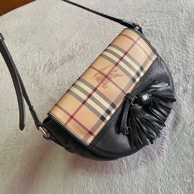 BURBERRY MAYDOWN HAYMARKET CANVAS-leather crossbody bag ของแท้ กระเป๋ามือสอง แบรนด์เนม สะพายข้าง