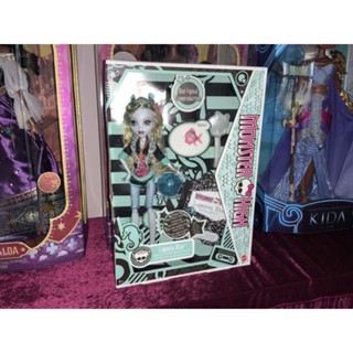 **กล่องมีรอยขาด** monster high lagoona blue creeproduction doll