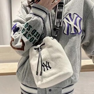 MLB (พร้อมส่ง) กระเป๋าสะพายMLB lamb hair bucket bag กระเป๋าถือ กระเป๋าสะพายข้าง ของแท้💯%