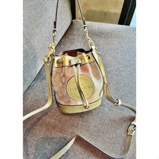 COACH MINI DEMPSEY BUCKET BAG IN SIGNATURE JACQUARD WITH STRIPE AND COACH PATCH((CF440))