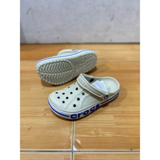 ร้องเท้าแตะแบบสวม Crocs Bayaband ใส่ได้ทั้งผู้หญิงแตะผู้ชายนิ่มสบายไม่เจ็บเท้าเหมาะสำหรับใส่ในชีวิดประจําวัน