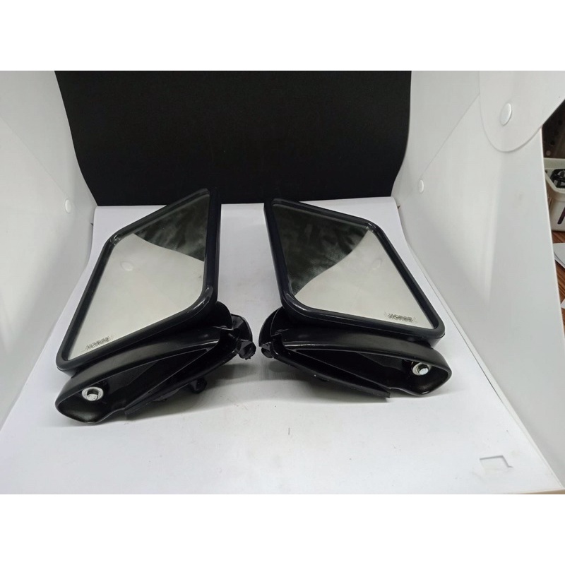 กระจกมองข้าง  รถตู้  MITSUBISHI NEW L300. R. DM138.   1  ชิ้น  ราคา  900 บาท