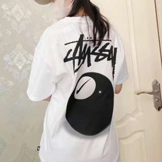 Nike x Stussy เสื้อยืดแขนสั้นลําลอง พิมพ์ลายบิลเลียด ของแท้ 100% สําหรับผู้ชาย DO9323-100