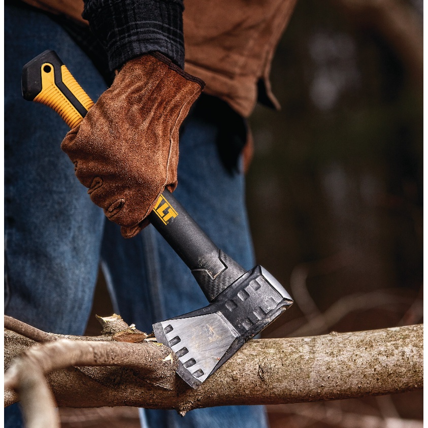 DEWALT DWHT56031-0 567g | 20 oz. Hatchet ขวานด้าม Carbon Fiber น้ำหนัก 0.8 กก. ขนาด 34x13x5 ซม.