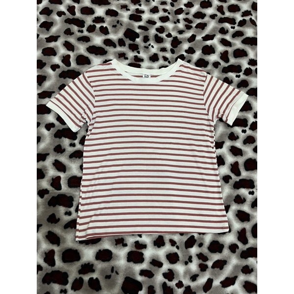 เสื้อยืดคอกลม ลายทาง