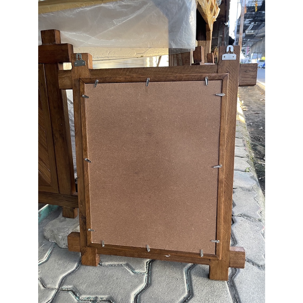 กระจก ไม้สัก กว้าง 52 cm สูง 62 cm หนา3cm  2 ลาย กระจกสเงา กระจกไม้ กรอบไม้สัก แบบโบราณ เปิดปิดบานได้ แขวนติดผนัง - รูปที่ 3