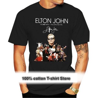 เสื้อยืดผ้าฝ้ายพรีเมี่ยม เสื้อยืดผ้าฝ้าย พิมพ์ลาย Elton John Rocket Man: The Definitive Hits Signature AJkhdh38FPbmfp03