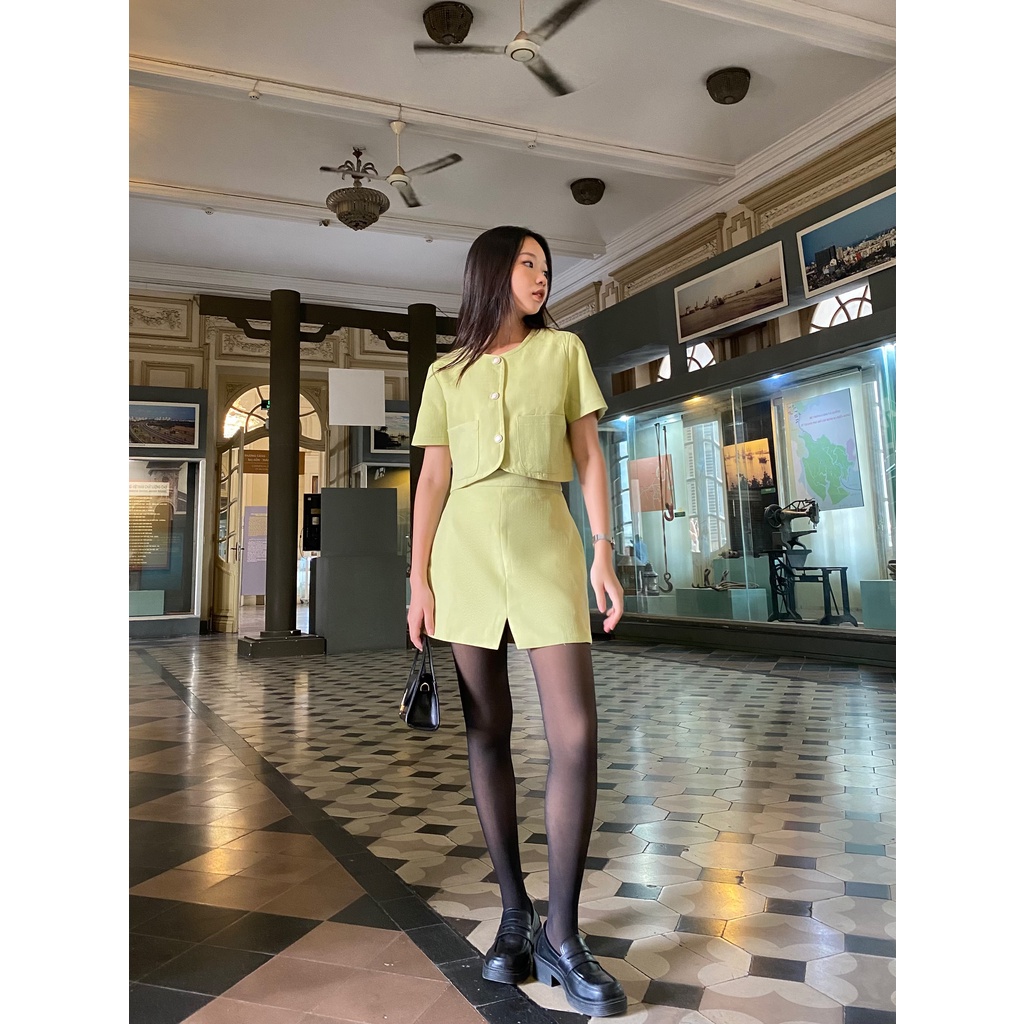 SET TWEET LADY******