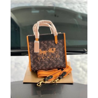 COACH C8456 FIELD TOTE 22 WITH HORSE AND CARRIAGE PRINT AND CARRIAGE BADGE