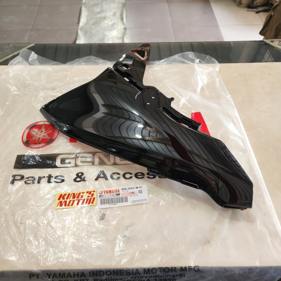 ด้านหน้า WING MIO GEAR 125 RIGHT BLACK GLOSSY ORIGINAL B3W F835V P7