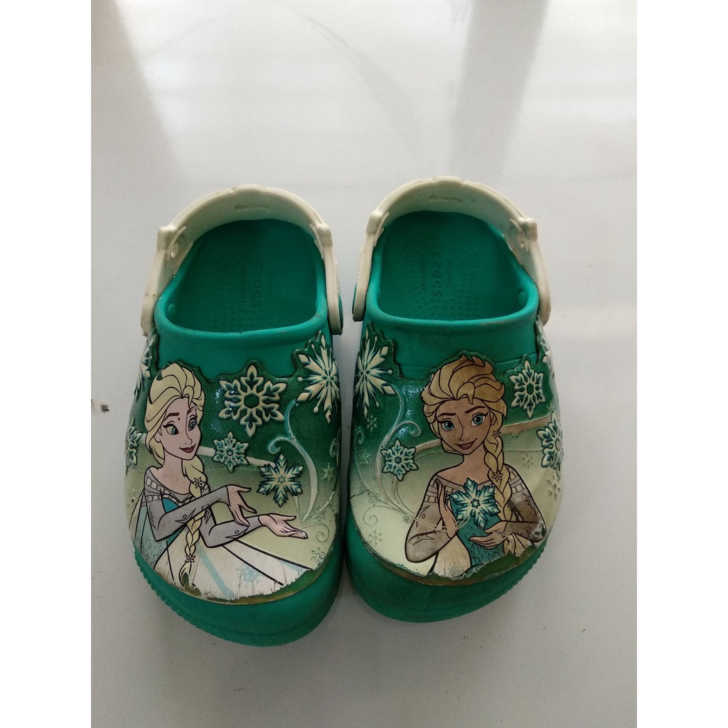 รองเท้าคร็อกส์ Crocs สำหรับเด็ก ลายเอลซ่า (Elsa) ฟรอสเซ่น (Frozen) ของแท้ เบอร์ C10 มือสอง สภาพดี