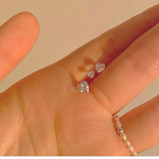 Mi.amorte ♡ ต่างหูก้านเงินแท้ S925 ♡ Heart zircon stud