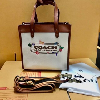 (พร้อมส่ง🍒) กระเป๋าถือ/สะพายทรงสี่เหลี่ยม ลายผลไม้เชอรี่ COACH FIELD TOTE 22 WITH GARDEN EMBROIDERY