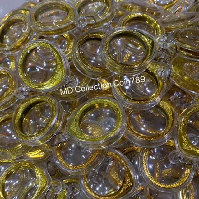ตลับกรอบจี้เปล่า สำหรับใส่เหรียญครุฑ 1บาท(เบอร์4)และครุฑ5บาท(เบอร์2) กรอบใหม่ๆ