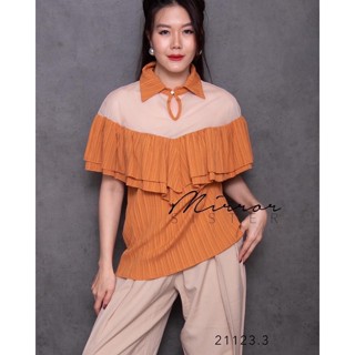 ViMMeL V FRiLLed BLoUSE•• เสื้อคอปกต่อซีทรูสีเนื้อ แต่งระบายเก๋ๆ เว้าVshape สวยทั้งด้านหน้าและด้านหลัง