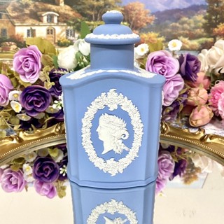 มีตำหนิตรงฐาน Wedgwood Jasperware Pale Blue Tea Caddy ขวดชา