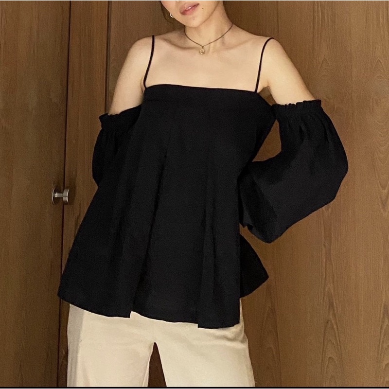 Used once✨ Vynn.official Remi Top สีดำ