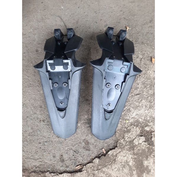 บังโคลนหลัง suzuki gsx r 150 ดั้งเดิม