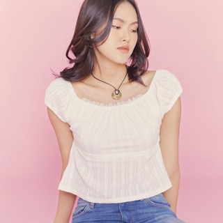 Theremin Betty top เสื้อลูกไม้แขนตุ๊กตาเข้ารูปตกแต่งลูกไม้ (White lace)
