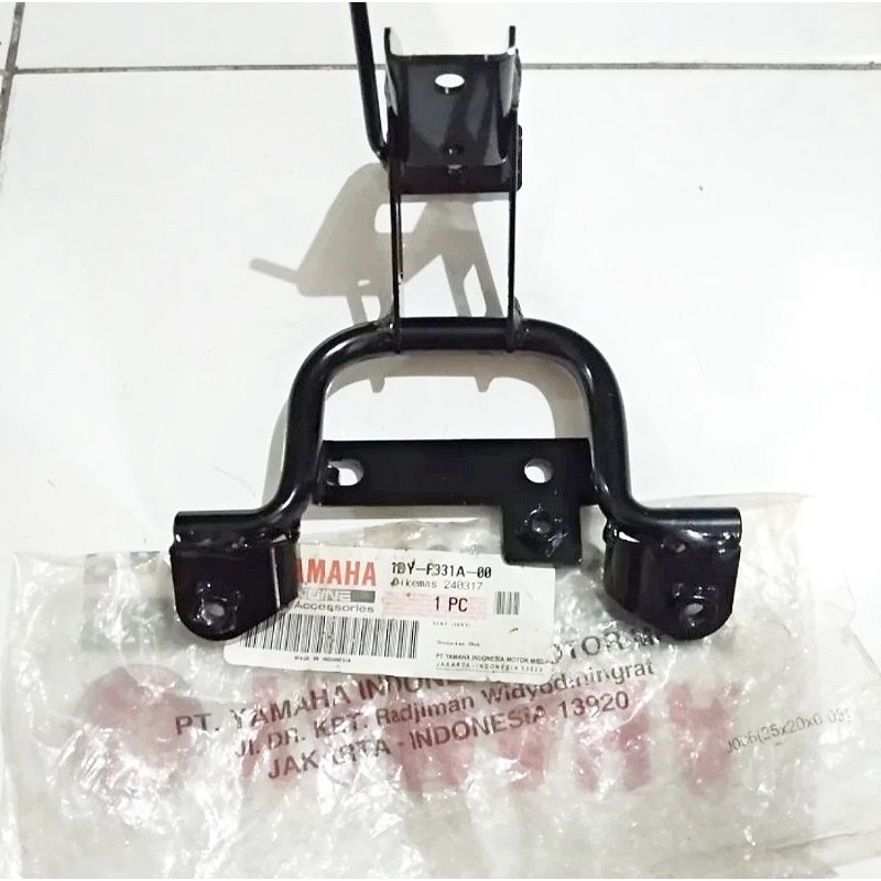 BRACKET 1DY/2SU-F331A-00 ด้านหน้าโล่ MOUNT JUPITER Z1 ORIGINAL YAMAHA PART