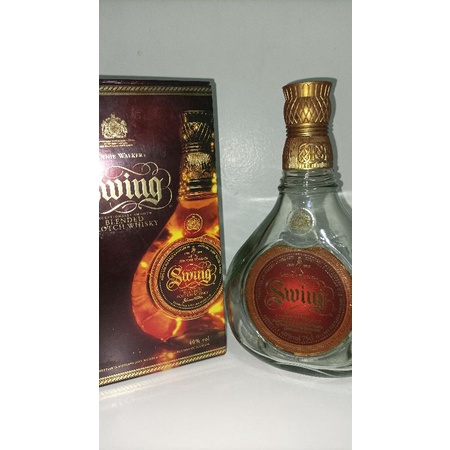 ขวดเหล้าเปล่าพร้อมกล่อง johnny walker Swing