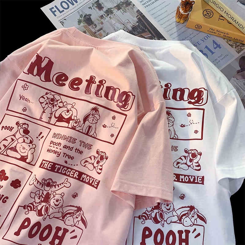 เสื้อยืดแขนสั้น เปิดไหล่ ทรงหลวม พิมพ์ลายการ์ตูนน่ารัก ขนาดใหญ่ สไตล์เกาหลี สําหรับผู้หญิง