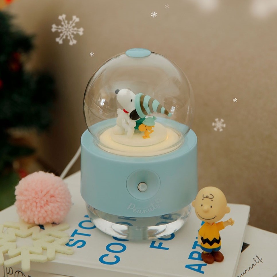( พร้อมส่ง ) Peanuts Snoopy Snow Globe Humdifier เครื่องทำความชื้นกล่องดนตรีสนูปปี้