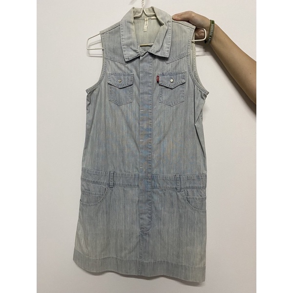 [ส่งต่อ][เสื้อผ้ามือสอง] เดรสยีนส์ levi’s size M