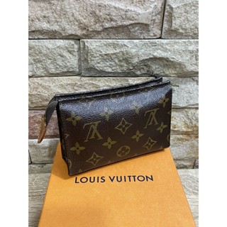กระเป๋า Lv Toiletry Pouch 15 Monogram
