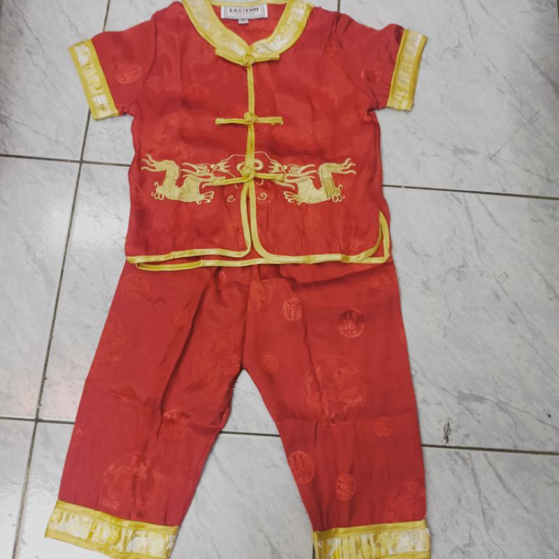พร้อมส่งจากไทย ชุดตรุษจีนชาย เสื้อแขนสั้น +กางเกง ผ้าแพร ขนาด 2-14 สีแดงสด