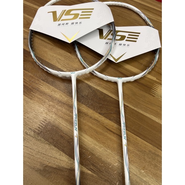 VS TITAN 7 (ไม้แบดมินตัน)