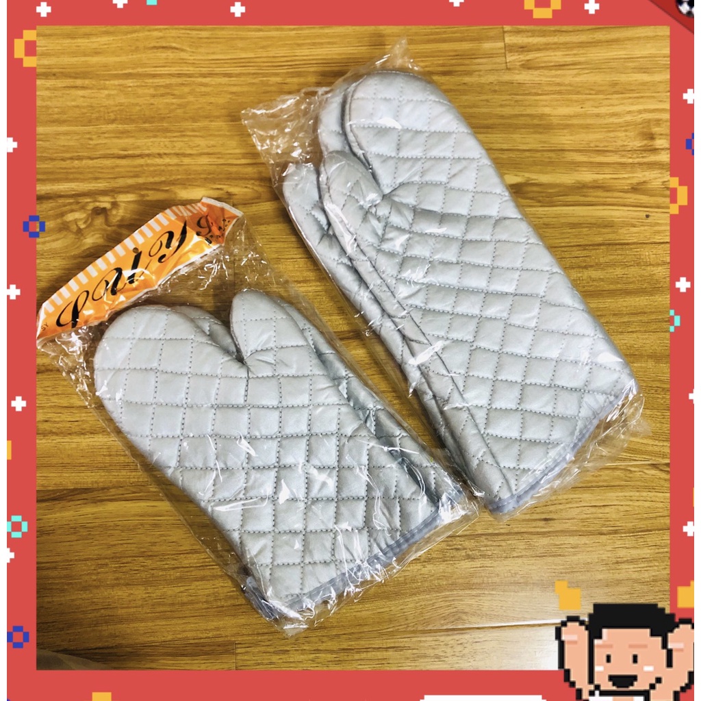 1 PAIR OF THICK THERMALT INSULATION SILVER KITCHEN GLOVES - 1 PAIR OF 1000 DEGREE HEAT RESISTANT ถุง