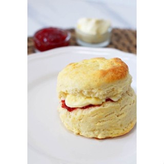 คลาสสิค สโคน English scones 6 ชิ้น เนยสดแท้ ทำสดใหม่ทุกวัน